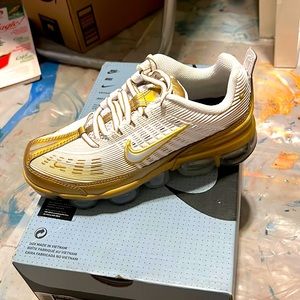 Women’s Nike air Vapormax 360